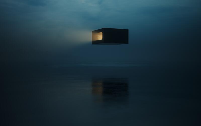 Ett fyrkantigt hus som svävar över ett stilla hav i gryningen. Huset har ett stort fönster där massa ljus kommer ut och lyser upp den dimmiga mörka gryningen. Ger ett mystiskt intryck